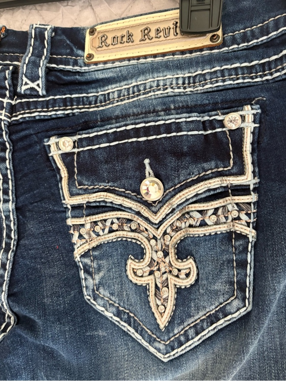 Rock Revival Women's Straight Leg Jeans Size 32 Dark Wash Embellished Pocket